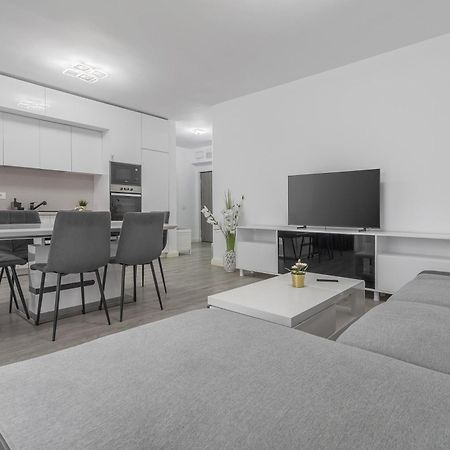 Ferienwohnung Pure Flat Oradea Exterior foto