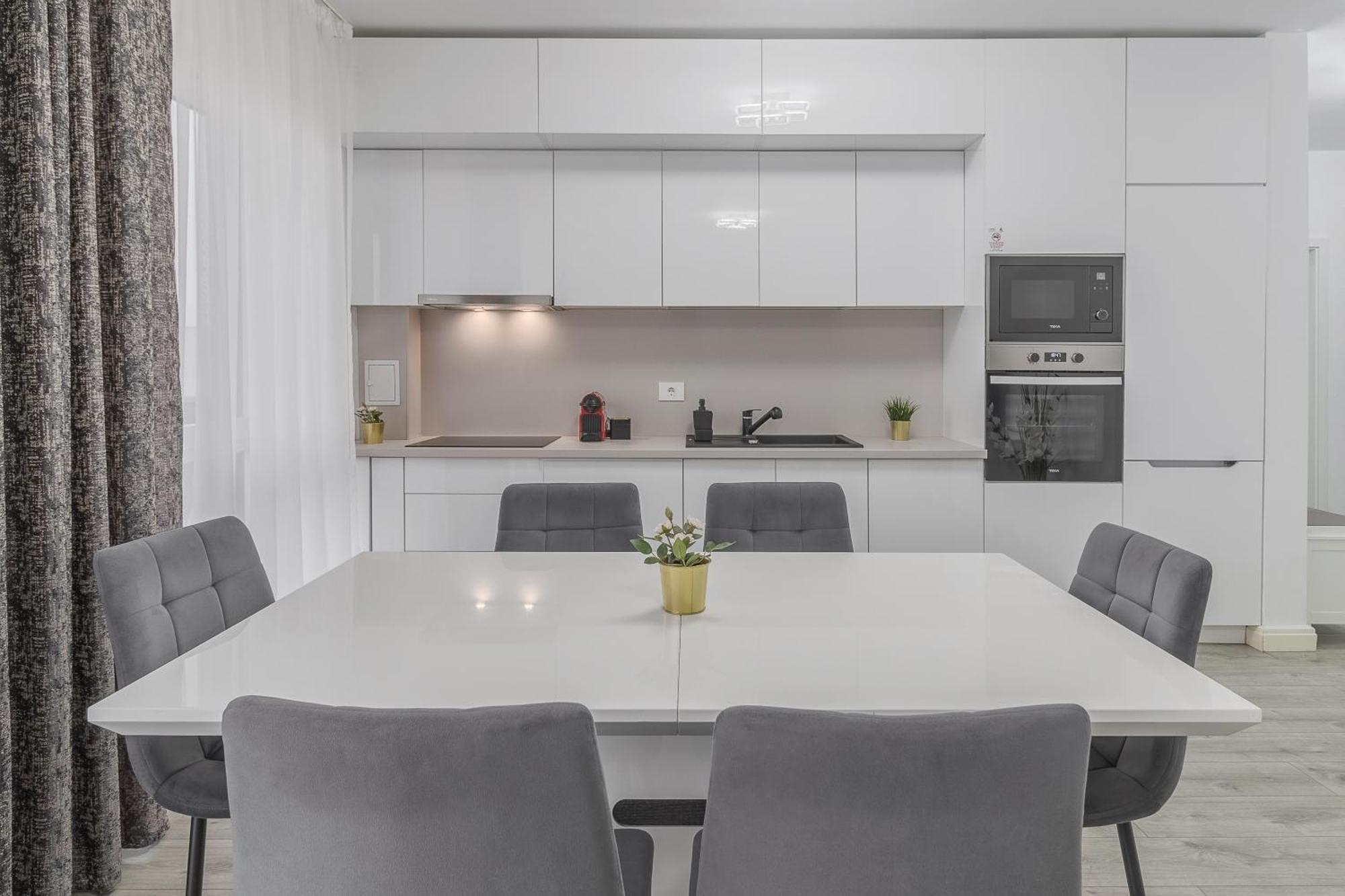 Ferienwohnung Pure Flat Oradea Exterior foto